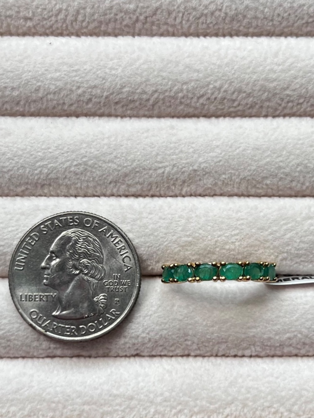Emerald Green Five-Stone Gold Band Ring - Picture 3 of 4